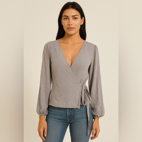 O’Neill Women’s Gray Wrap Long Sleeve Blouse Size XS 
XS - Picture 1 of 10